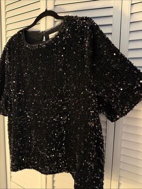 NWOT On 34th black Sequin Short-Sleeve Top XXL